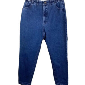 Vintage high rise mom jeans by Lee. Elastic paper sack waistband.‎